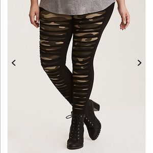 NWOT Torrid Camo Leggings